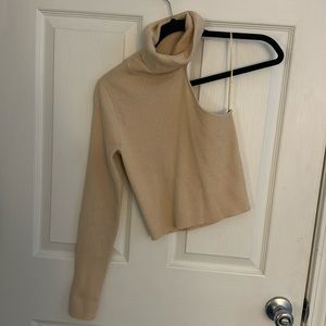 One sleeve ribbed cropped sweater